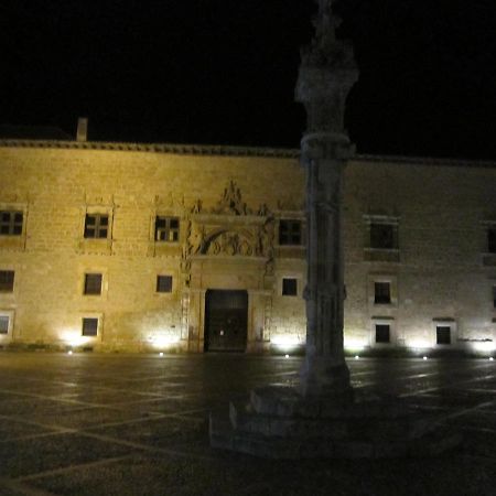 Hotel El Refugio De Don Miguel Penaranda de Duero Exterior foto